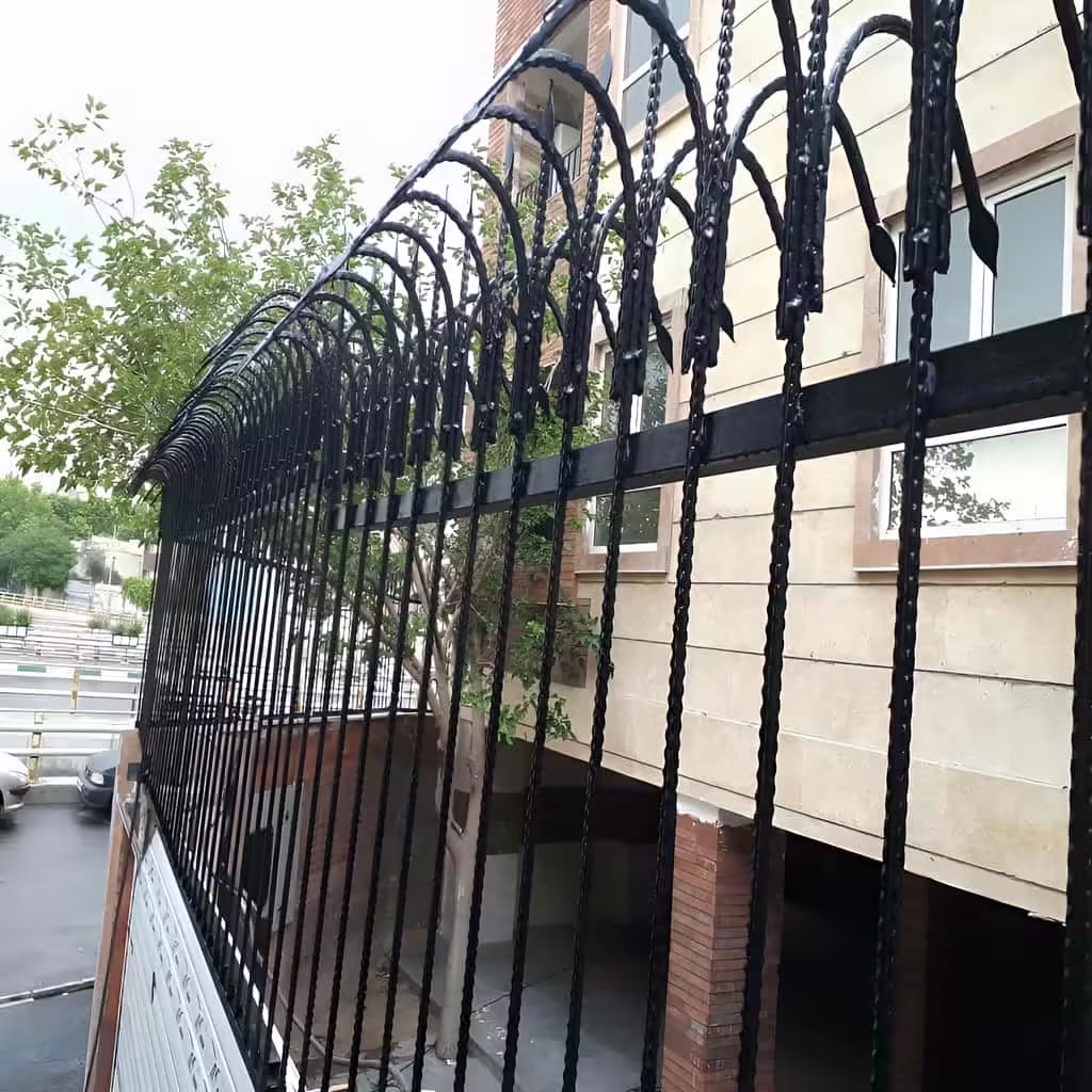 حفاظ دیواری امنیتی