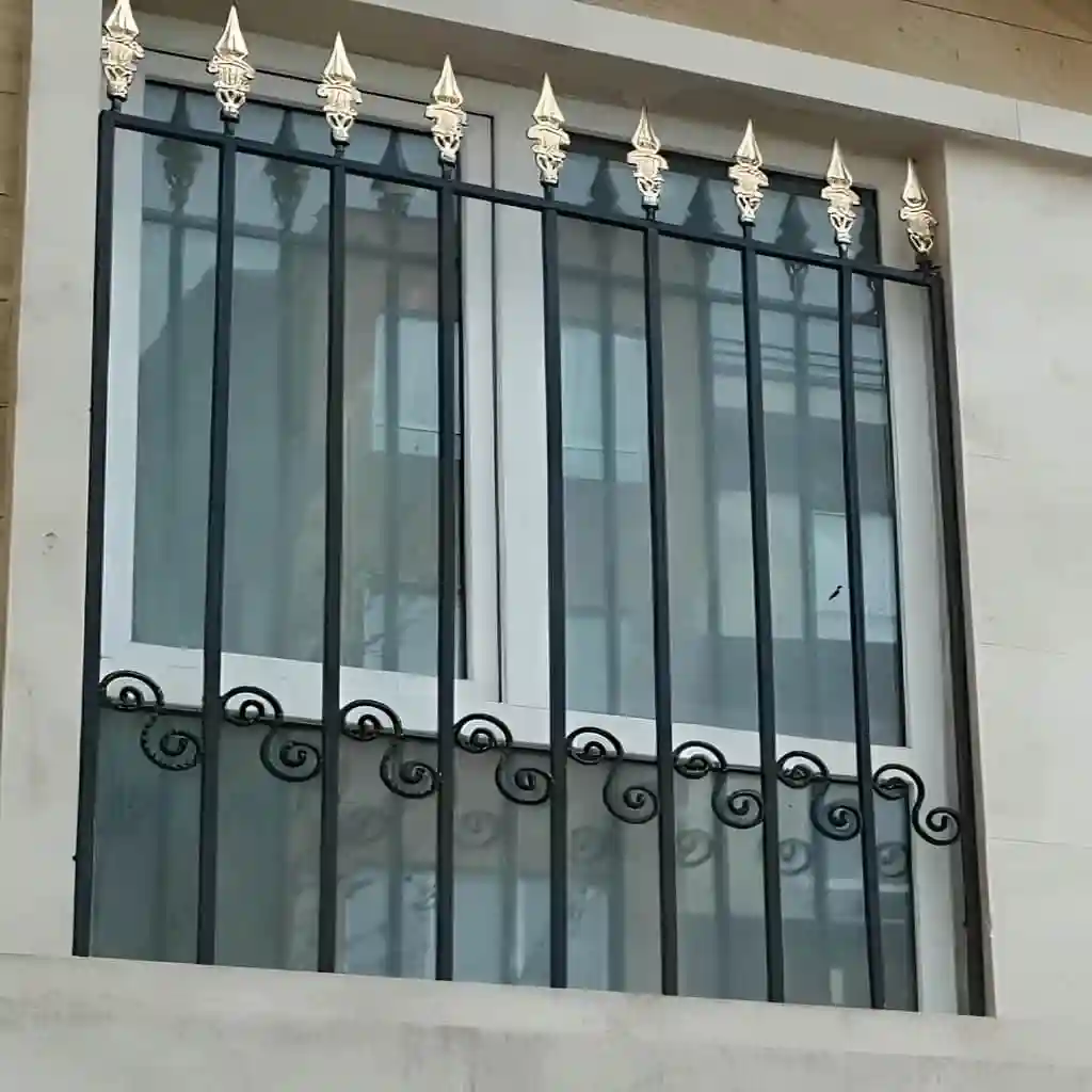 حفاظ پنجره ضد زنگ