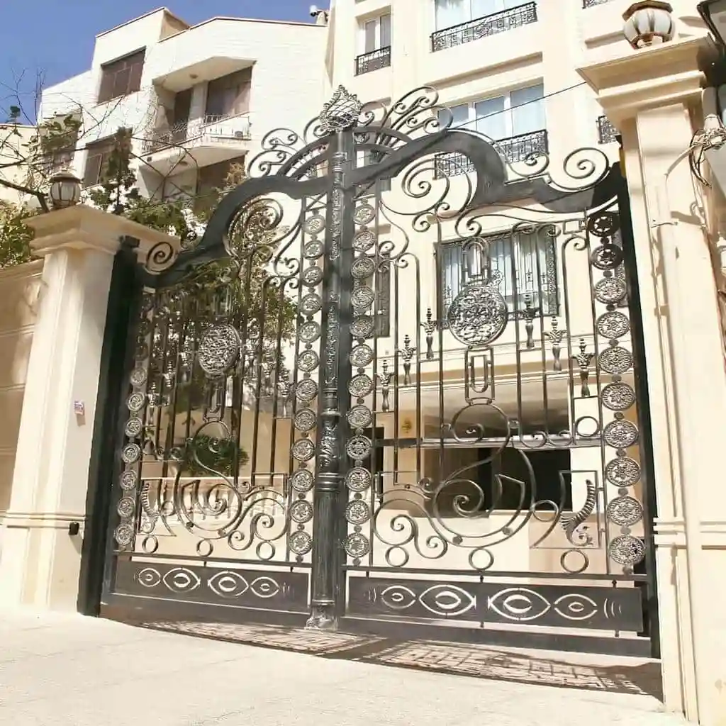 درب حیاط آهنی ضدزنگ مقاوم