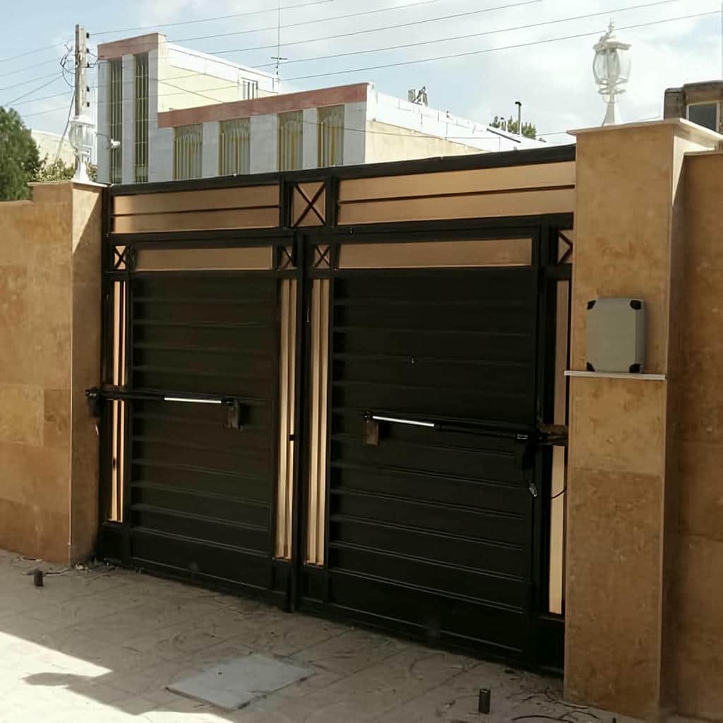 جک درب پارکینگ در بندر بوشهر