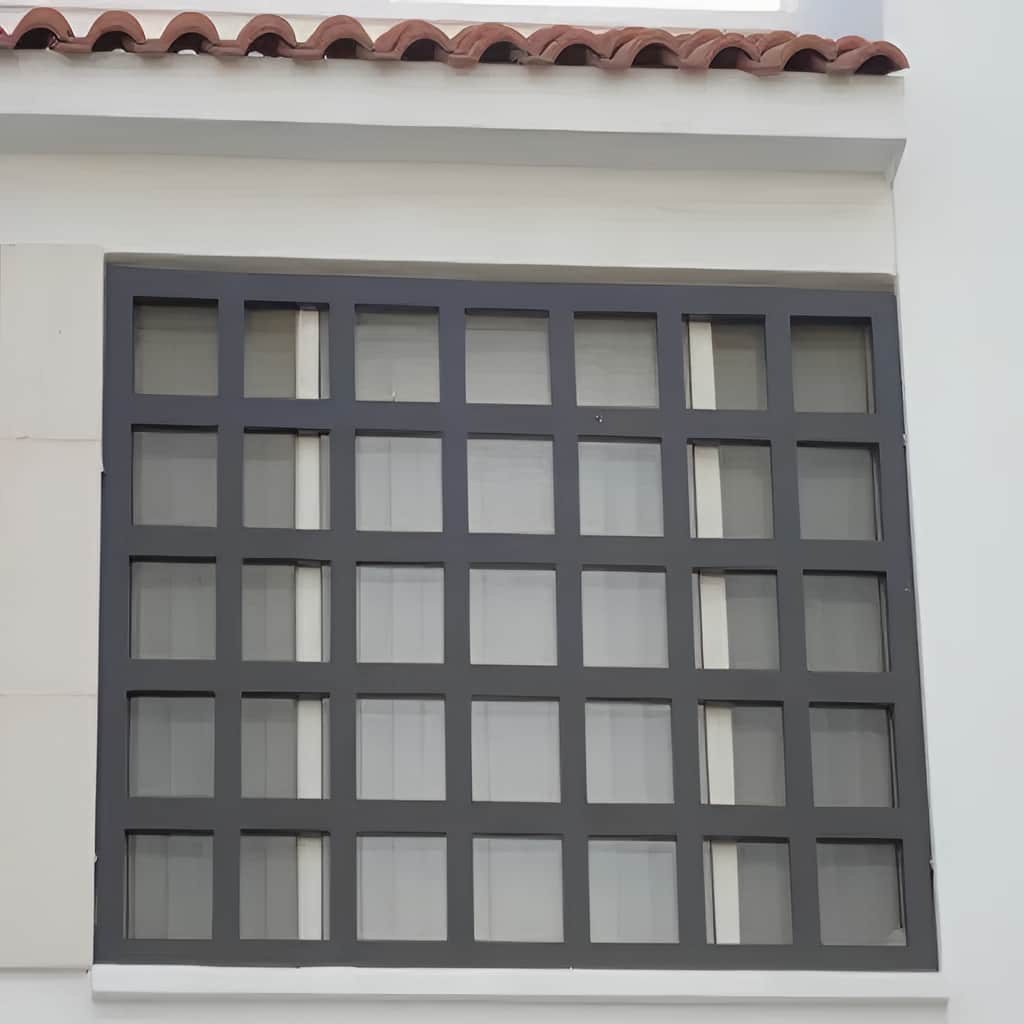 طراحی خاص در رفسنجاننرده پنجره فرفورژه در رفسنجان