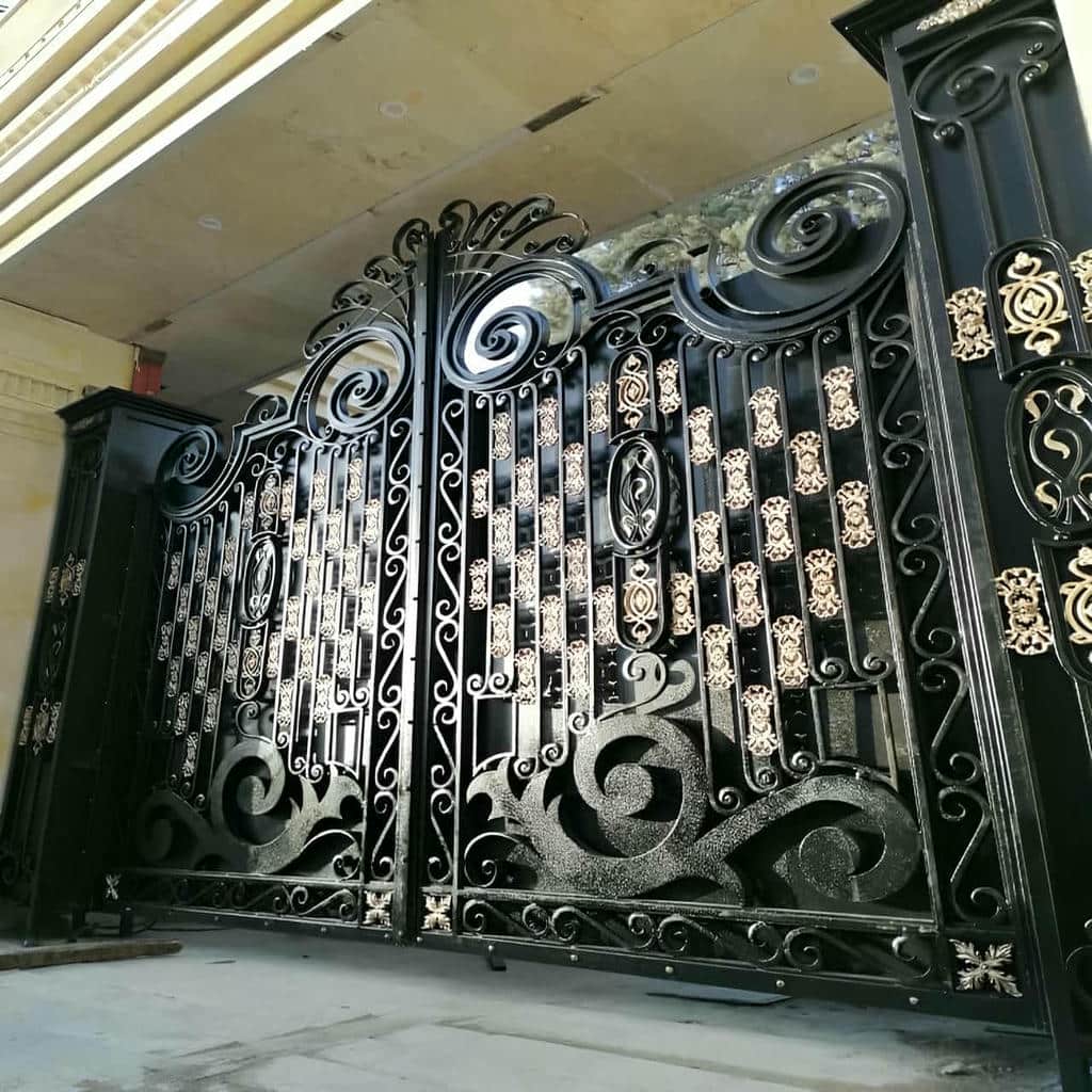نصب درب فرفورژه حیاط سفارشی در ایرانشهر