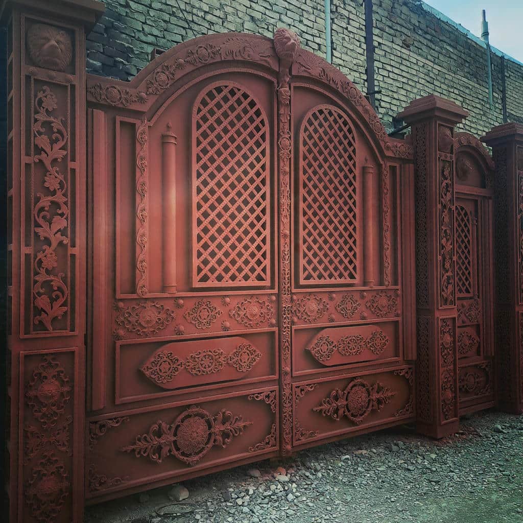 نصب درب فرفورژه حیاط تقویت‌شده در دماوند