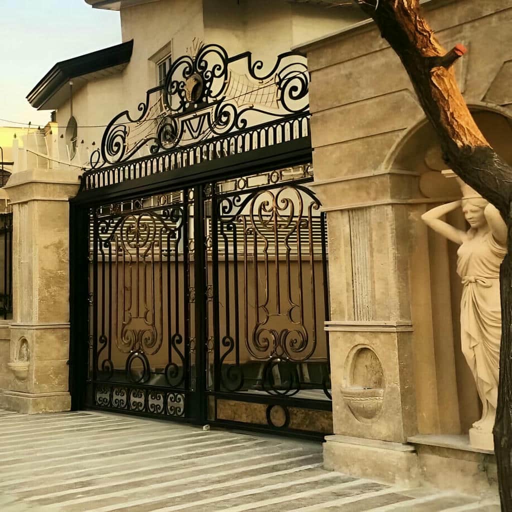 نصب درب فرفورژه حیاط پروفیل ضخیم در کمال شهر