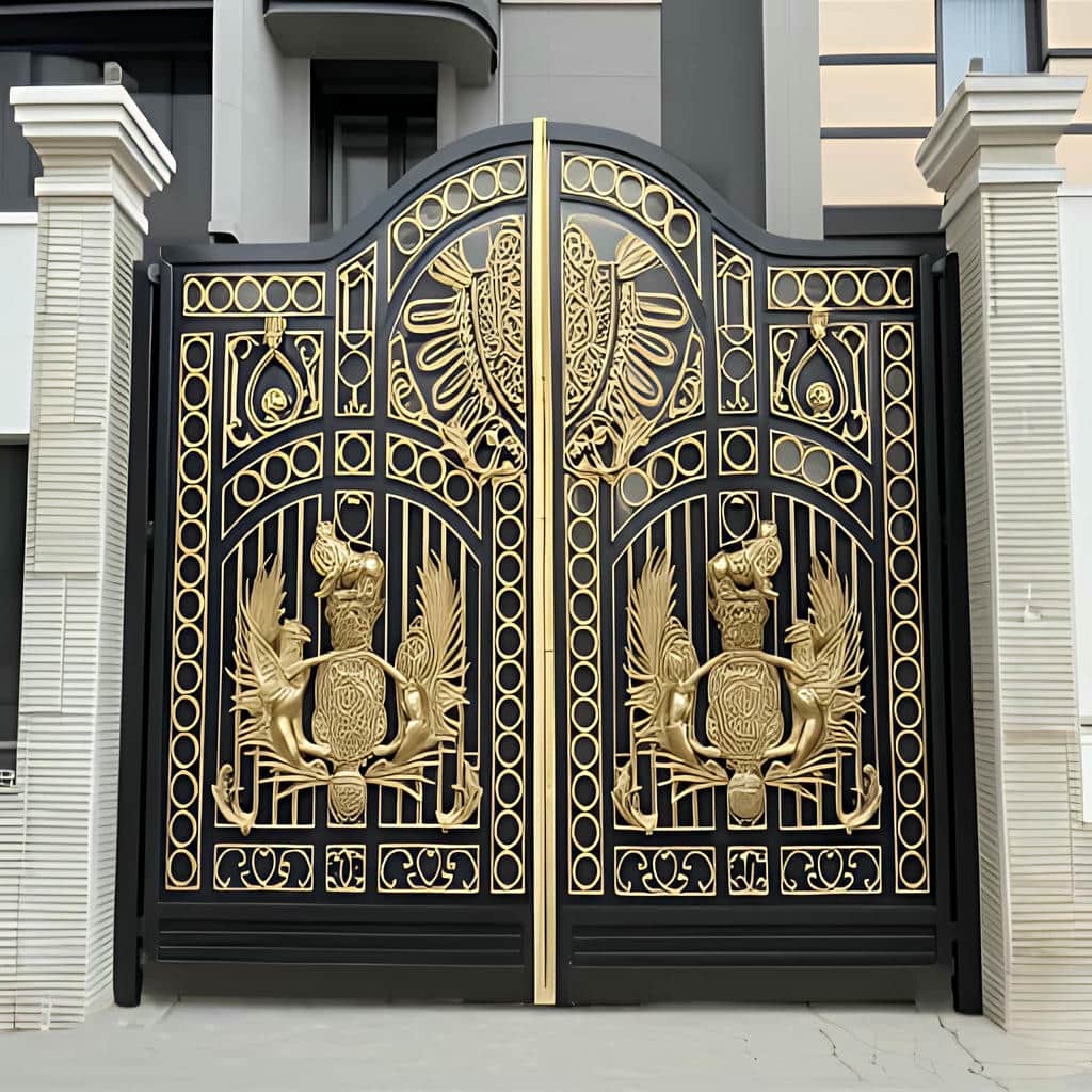 درب فرفورژه حیاط در بندر دیلم