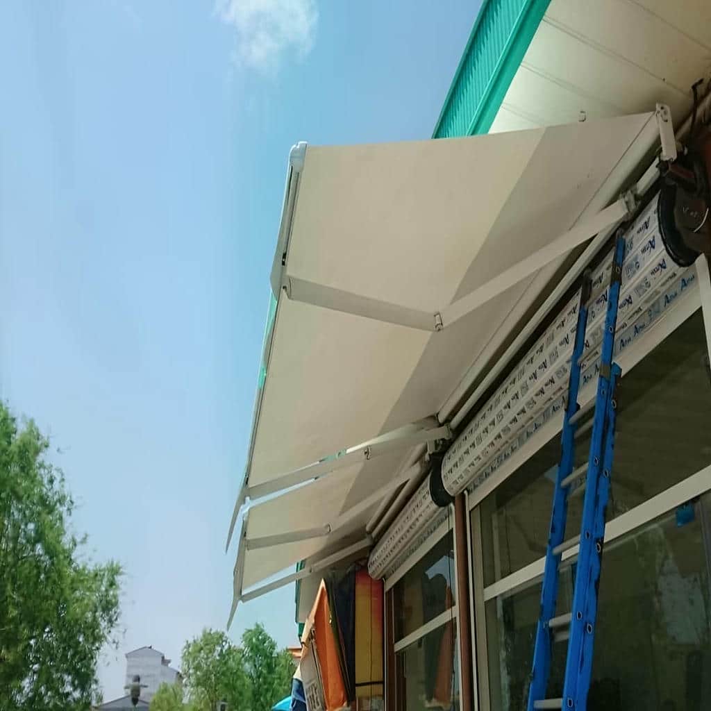 td>متریال سایبان برقی سازه آلومینیومی در فشم</td td>متریال سایبان برقی سازه آلومینیومی در فشم</td