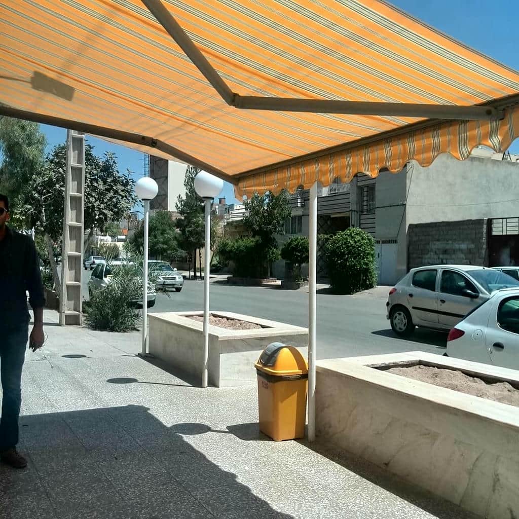 td>مدل سایبان برقی بازویی مدرن در نسیم شهر</td