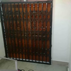 درب آکاردئونی در آبسرد