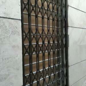 درب آکاردئونی در محمدشهر