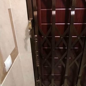 درب آکاردئونی در یزد