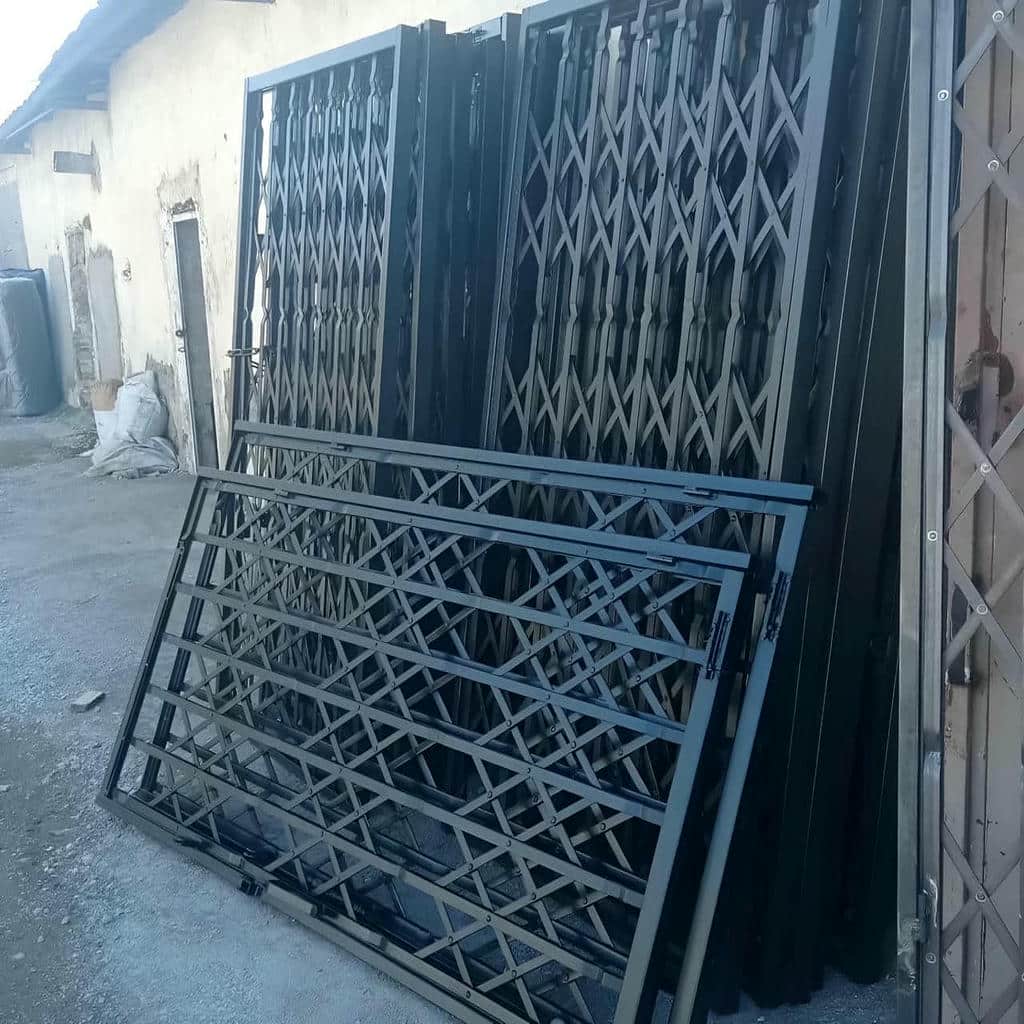 نصب درب آکاردئونی با پروفیل مقاوم در ایلام