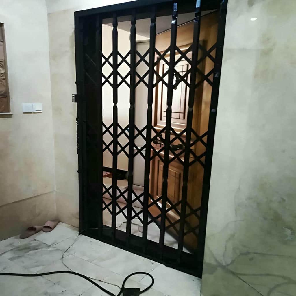 درب آکاردئونی در گنبدکاووس