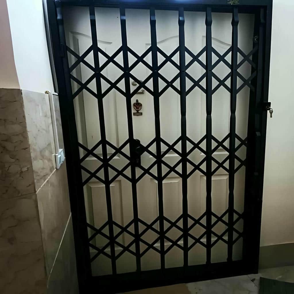 نصب درب آکاردئونی تراز دقیق در دماوند
