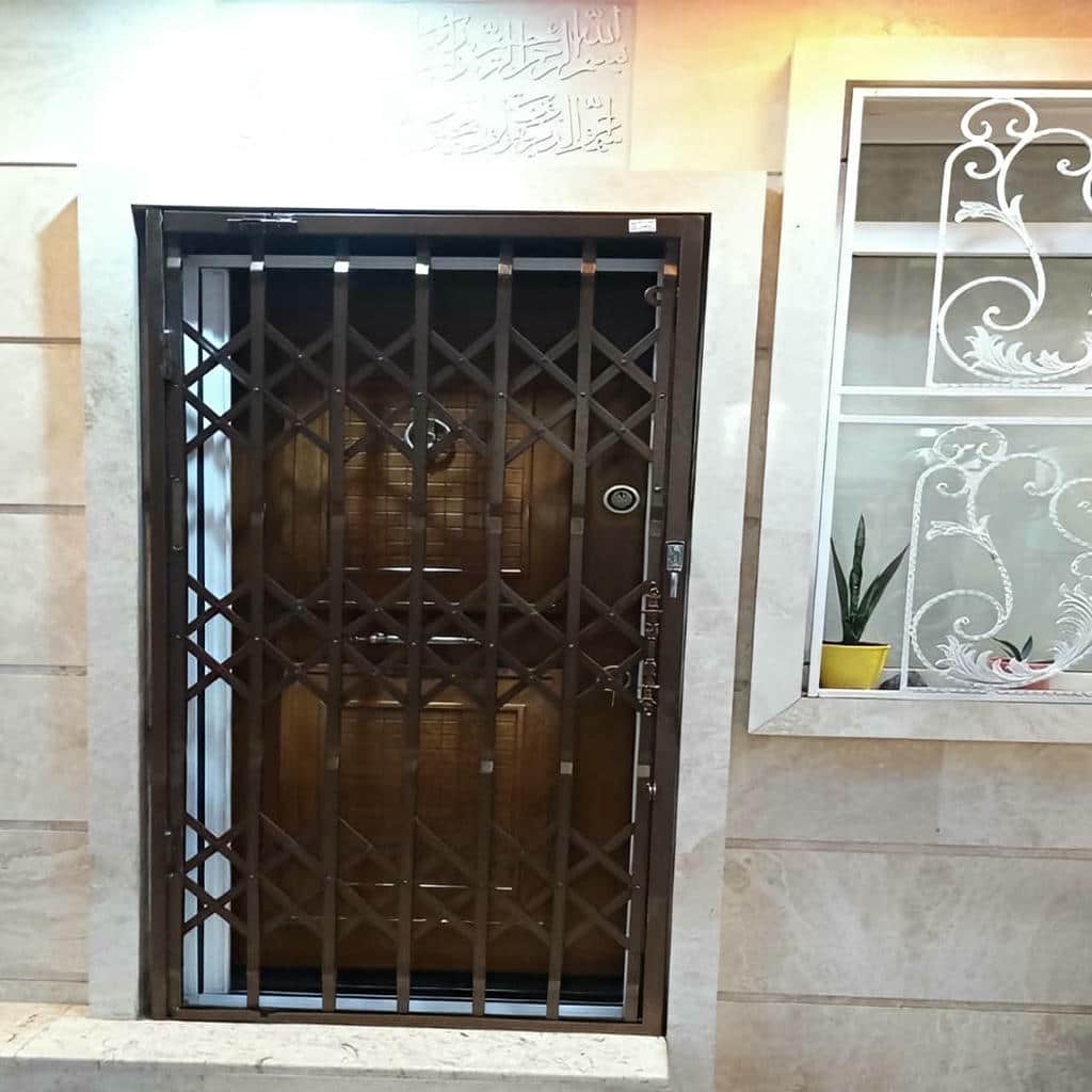 درب آکاردئونی در طالقان