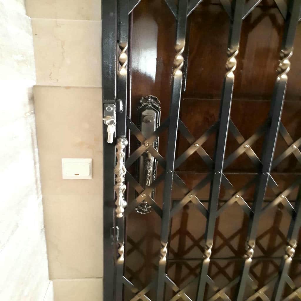خرید درب آکاردئونی رنگ پایدار در شهرکرد