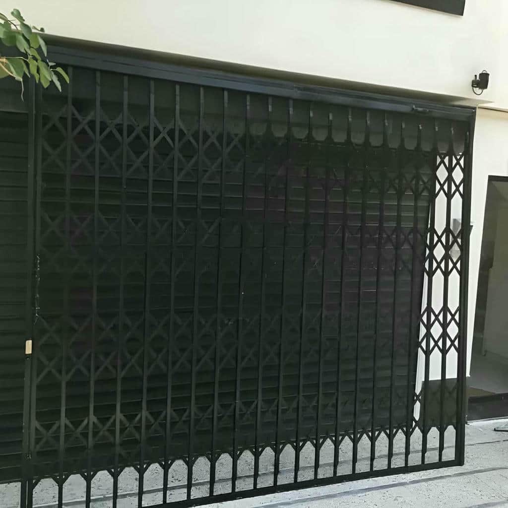 نصب درب آکاردئونی شبکه تقویت شده در همدان