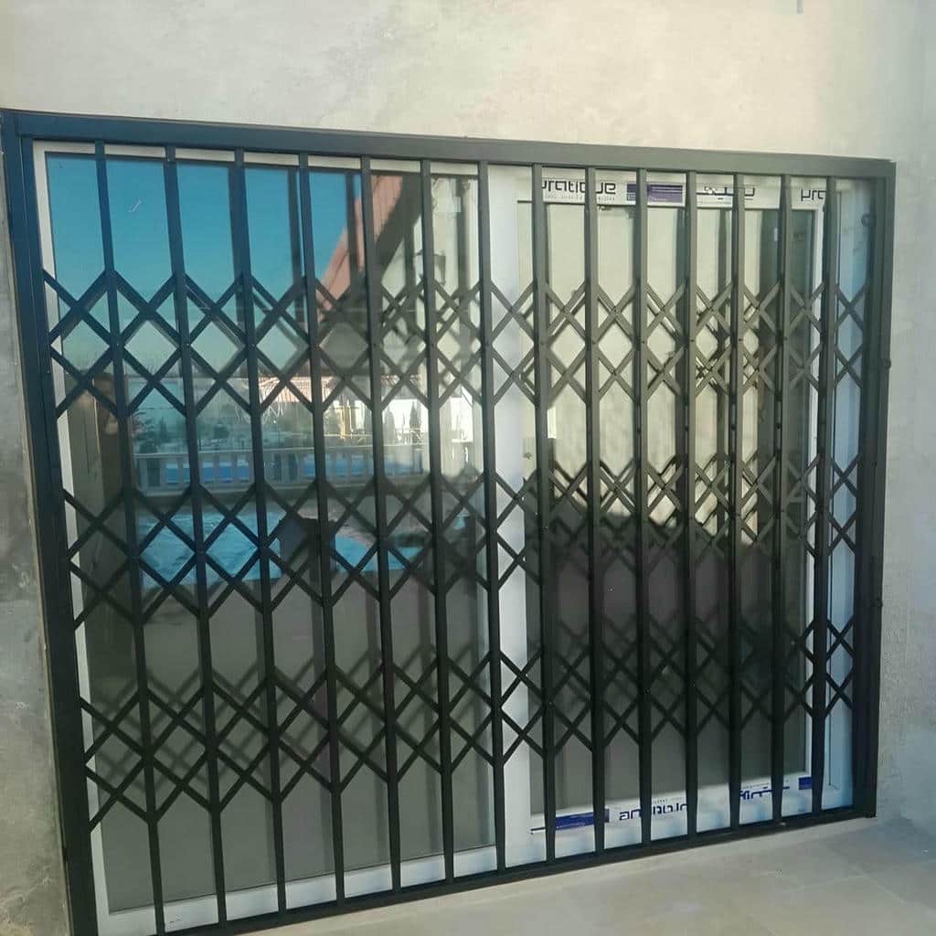 کارخانه درب آکاردئونی طراحی منظم در کیش