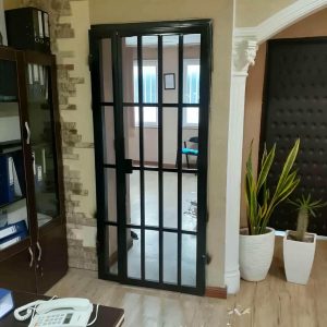 درب آکاردئونی در ایرانشهر