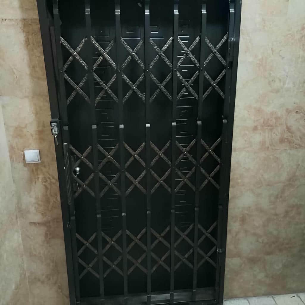 نصب درب آکاردئونی تراز استاندارد در نظرآباد