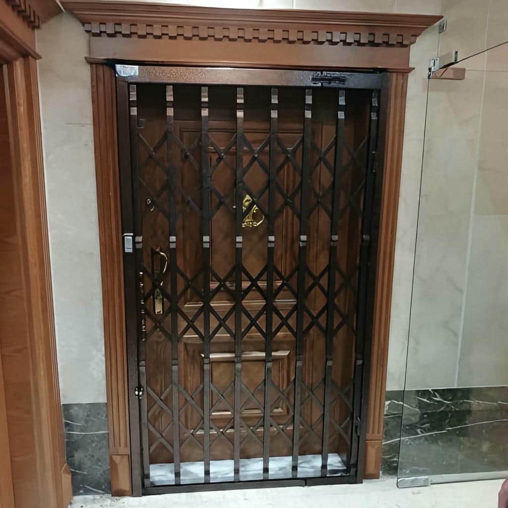فروش درب آکاردئونی قفل ایمن در فشم