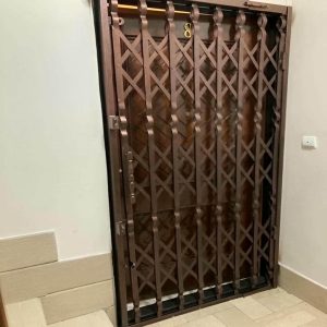 درب آکاردئونی در یاسوج