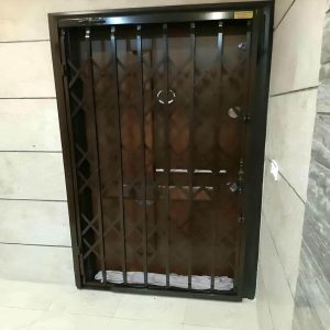 درب آکاردئونی در سمنان