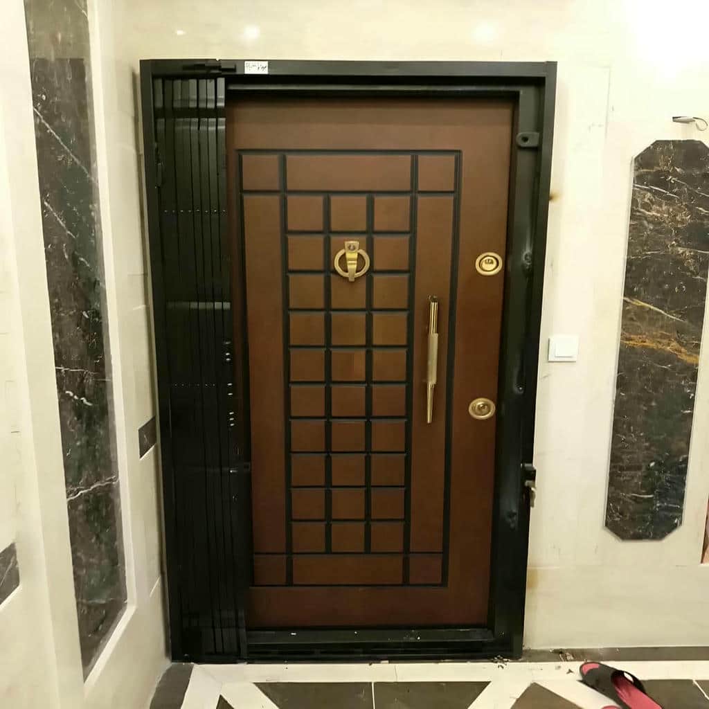 کارخانه درب آکاردئونی ورودی آپارتمان در اهواز