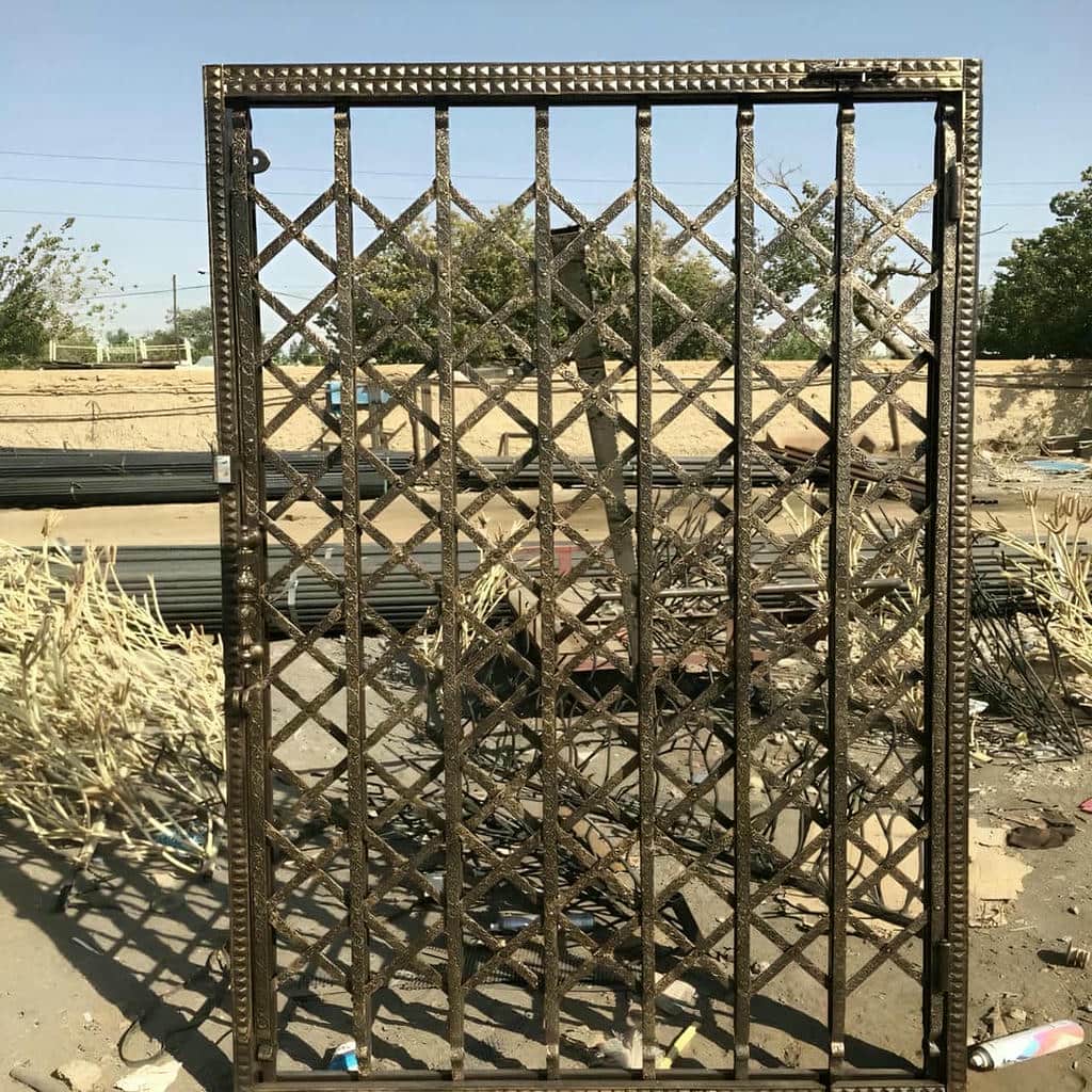 نصب درب آکاردئونی دقیق در گرگان