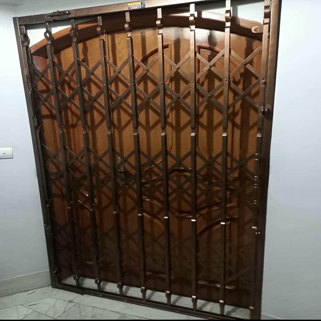 کارخانه درب آکاردئونی قفل ایمن در اصفهان