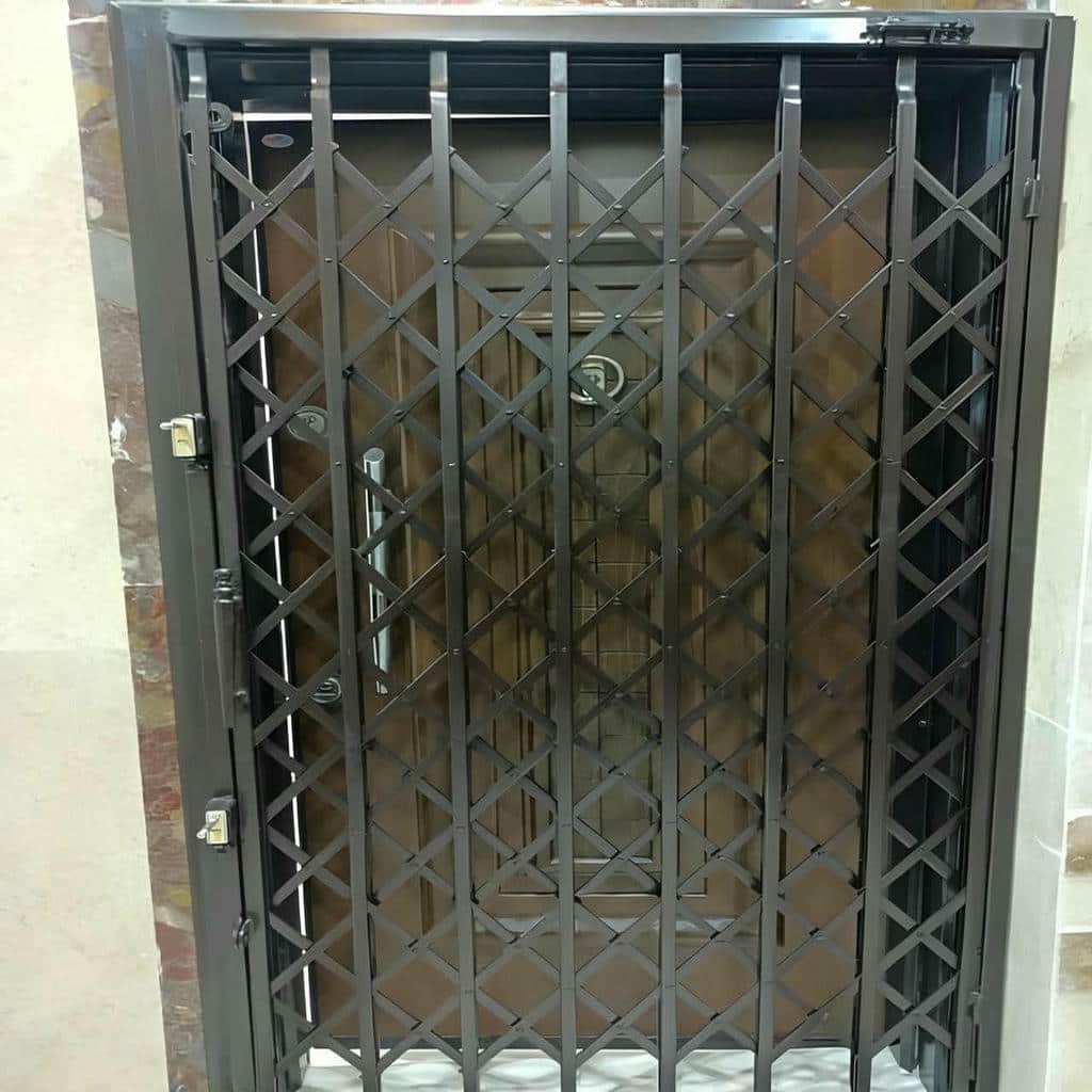 درب آکاردئونی در فردیس کرج