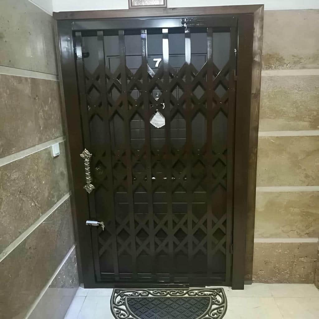 نصب درب آکاردئونی ریل استاندارد در ساری