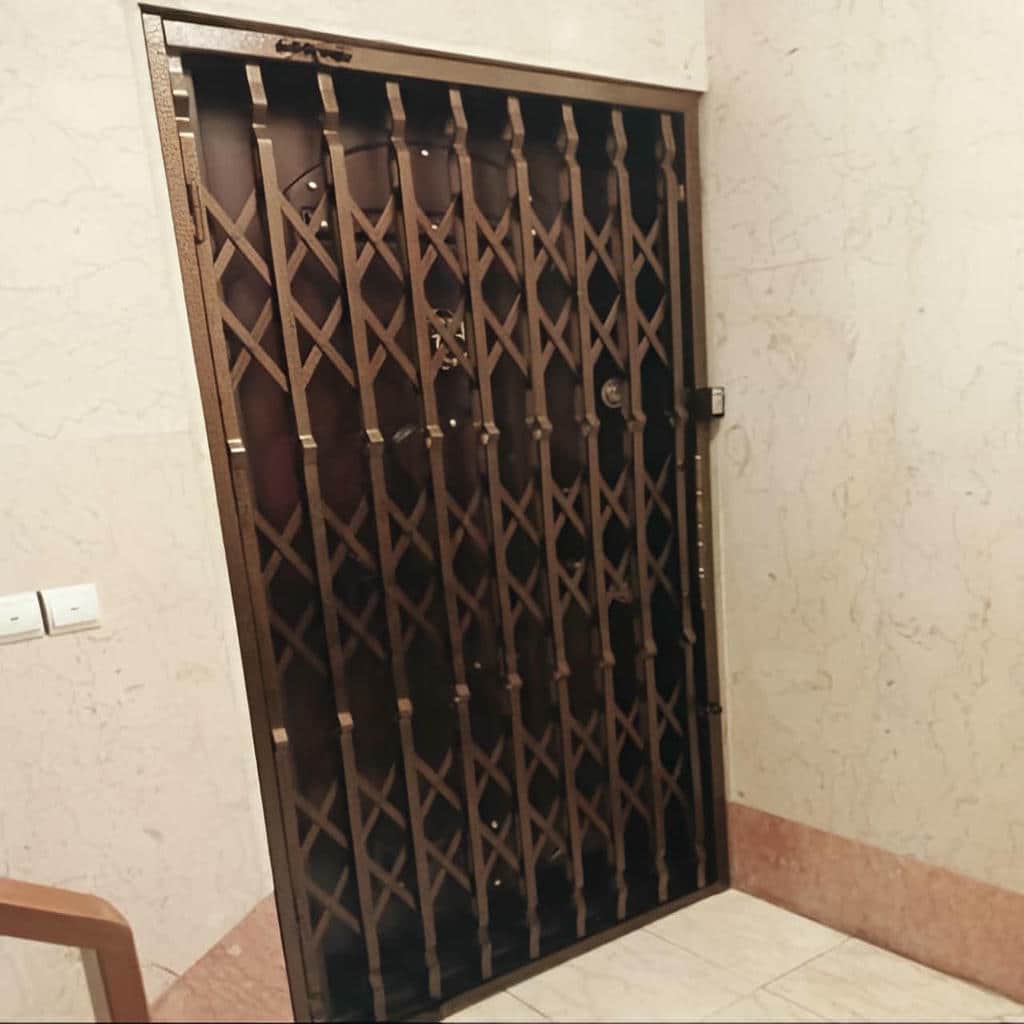 نصب درب آکاردئونی پروفیل تقویت شده در استان گلستان