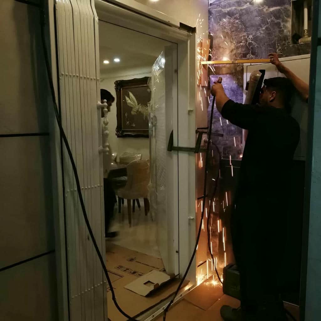 نصب درب آکاردئونی دقیق در بابل