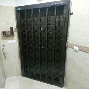 درب آکاردئونی در نوشهر