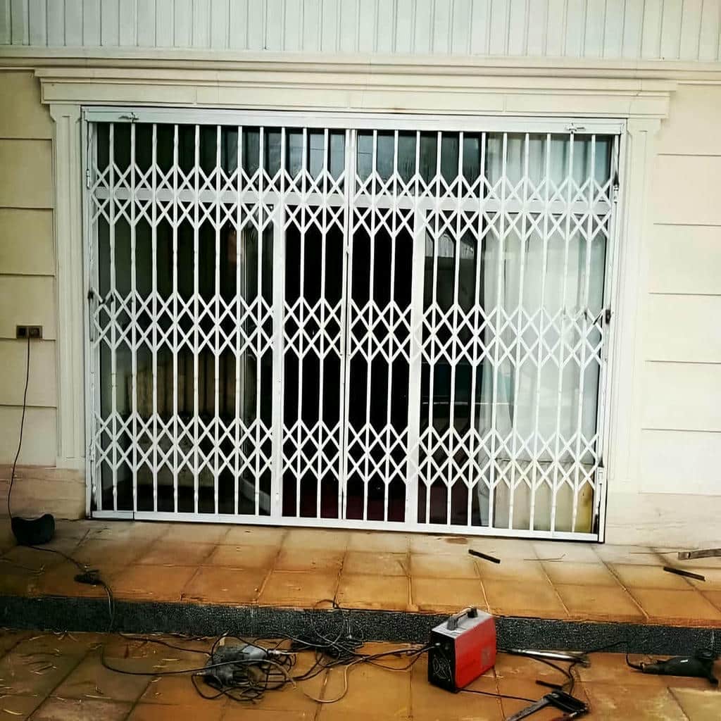 خرید درب آکاردئونی یراق آلات باکیفیت در طالقان