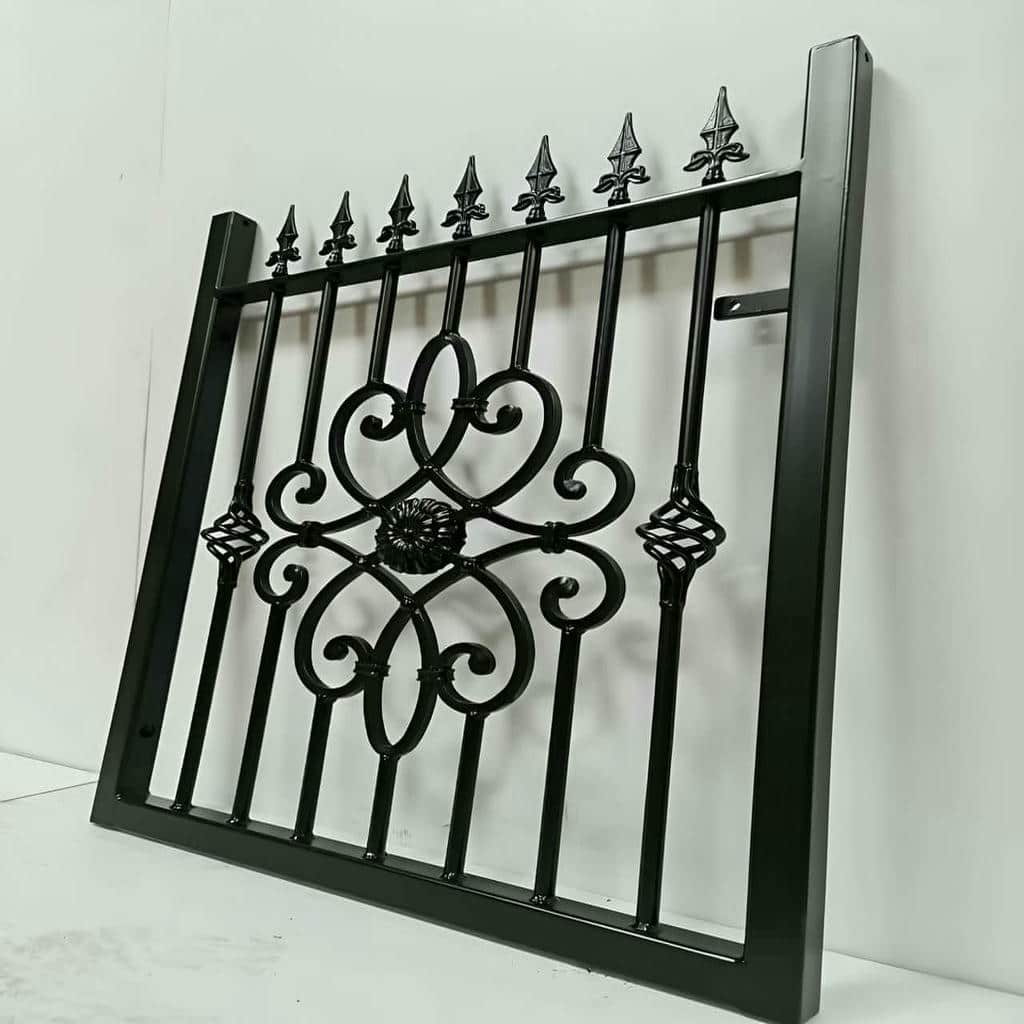 خرید حفاظ نرده پنجره فرفورژه دست‌ساز در بومهن