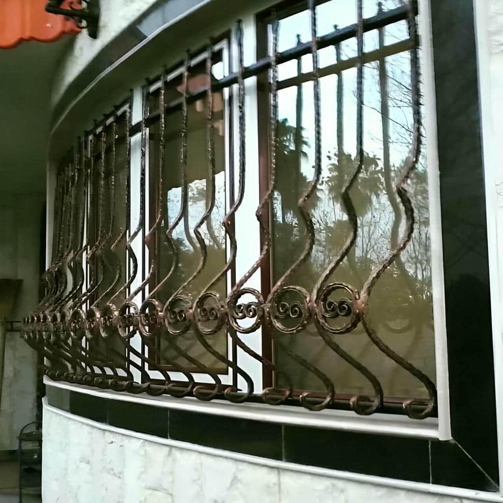 نصب حفاظ نرده پنجره اجرای صنعتی در آبادان