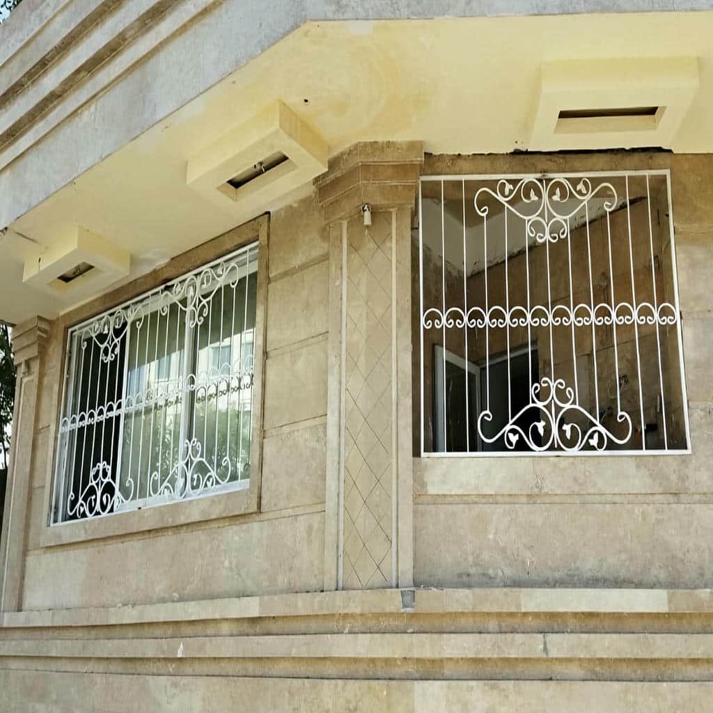 نصب حفاظ نرده پنجره پوشش مقاوم صنعتی در کمال شهر