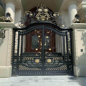 درب فرفورژه حیاط در نسیم شهر