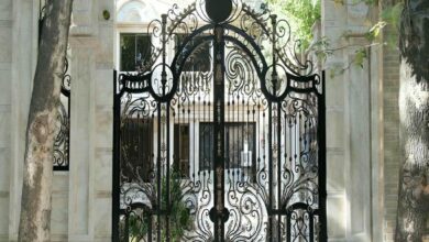 درب فرفورژه حیاط در کمال شهر