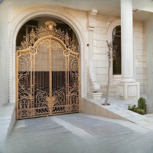 درب فرفورژه حیاط در سیرجان