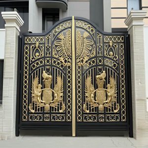 درب فرفورژه حیاط در بندر دیلم