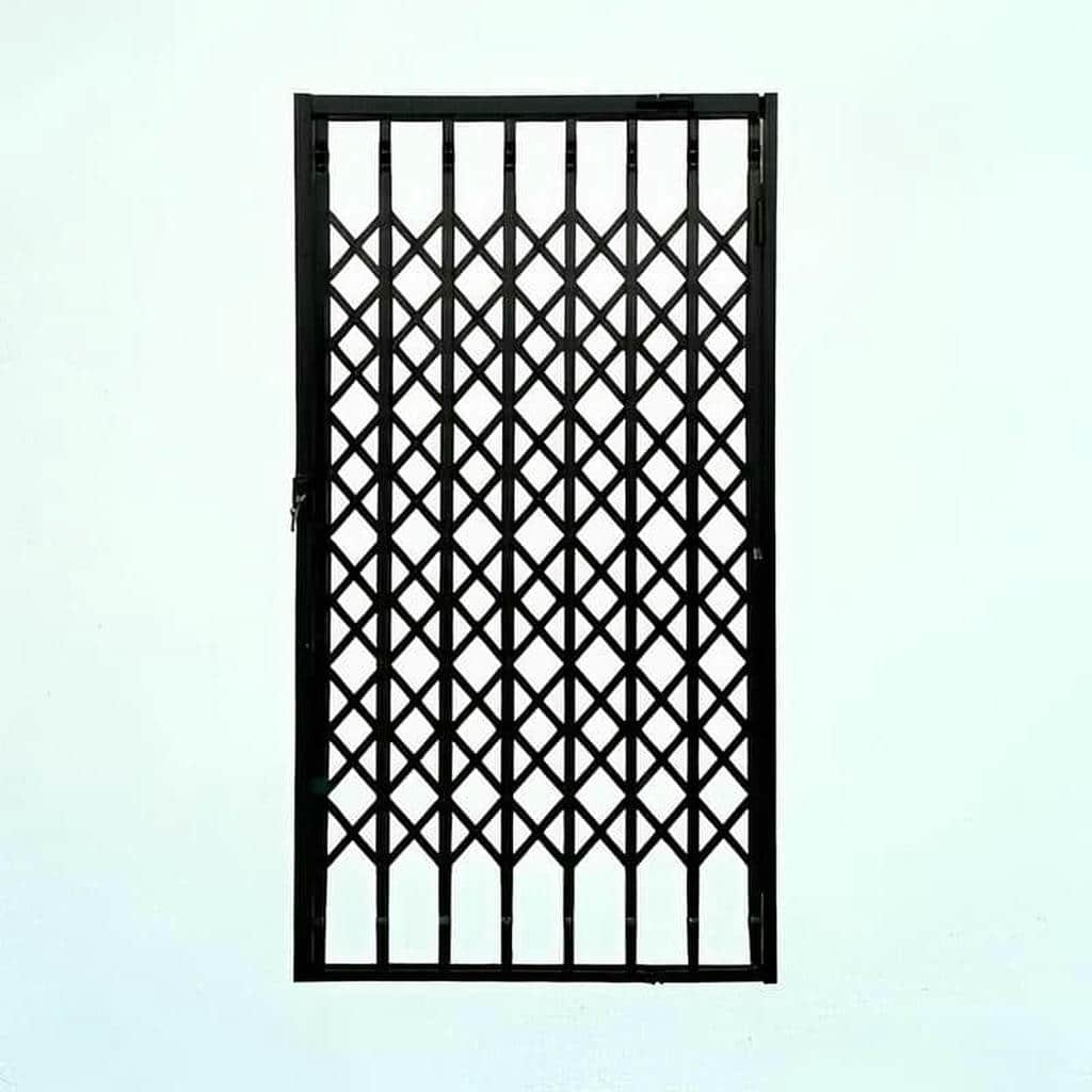 قیمت درب آکاردئونی با تسمه ضخیم فلزی