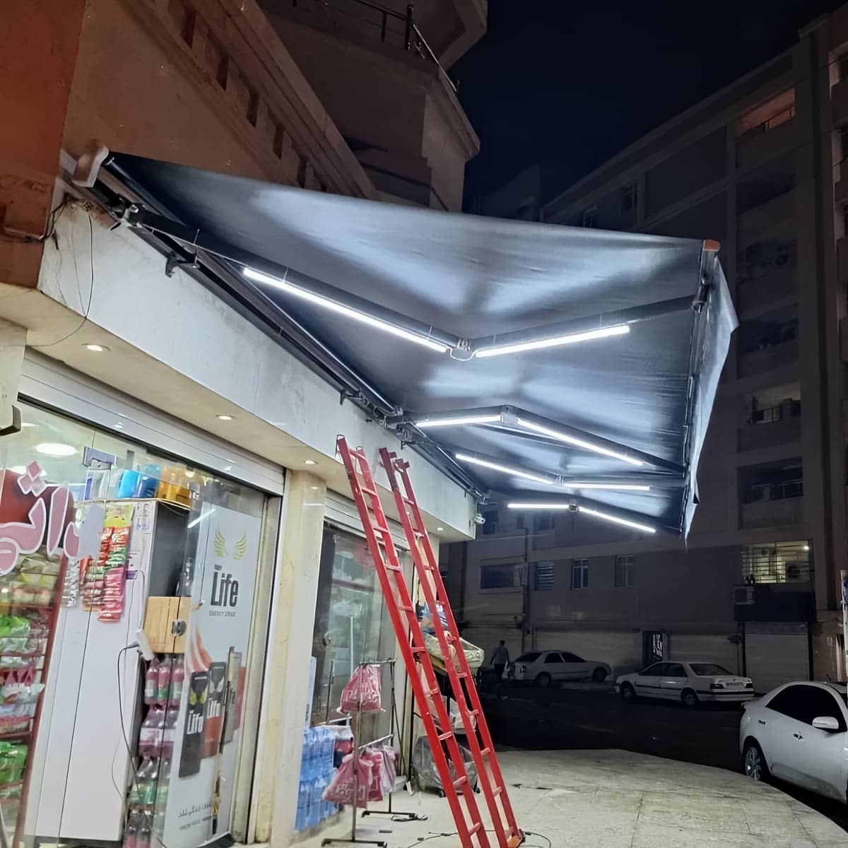 سایبان برقی مناسب تراس با پارچه مقاوم UV سایبان برقی مناسب تراس با پارچه مقاوم UV