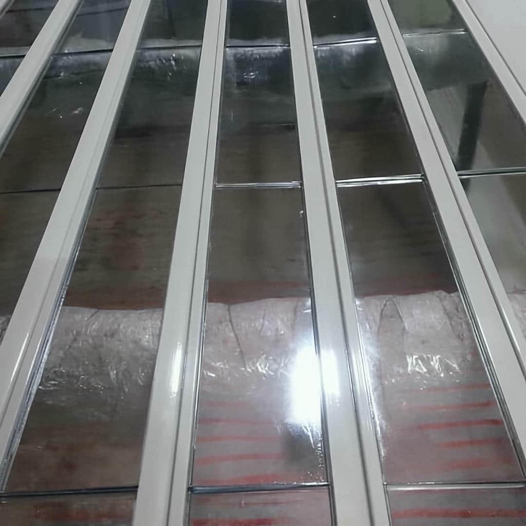 کرکره برقی ورودی مسکونی با یراق استاندارد و اتصال دقیق کرکره برقی ورودی مسکونی با یراق استاندارد و اتصال دقیق
