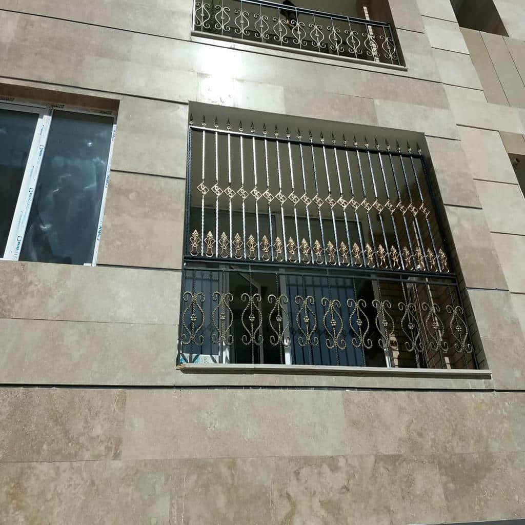 مقایسه حفاظ پنجره بازشو و ثابت برای انتخاب بهتر