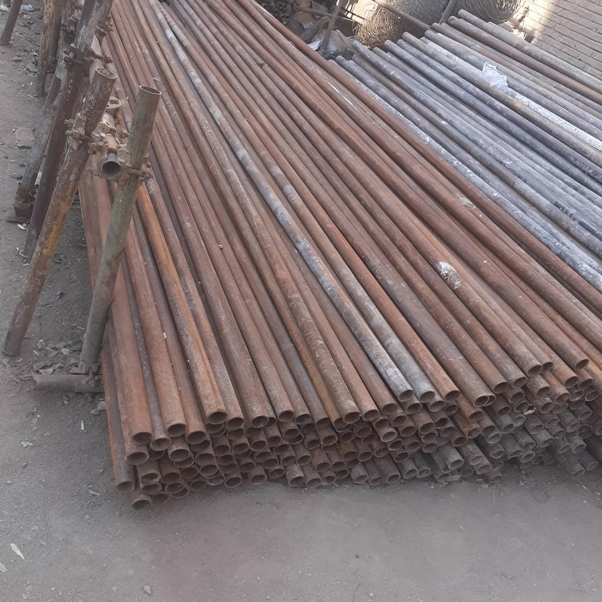 داربست حفاظتی و ایمنی مناسب راهرو سرپوشیده عابر با پوشش مقاوم داربست حفاظتی و ایمنی مناسب راهرو سرپوشیده عابر با پوشش مقاوم