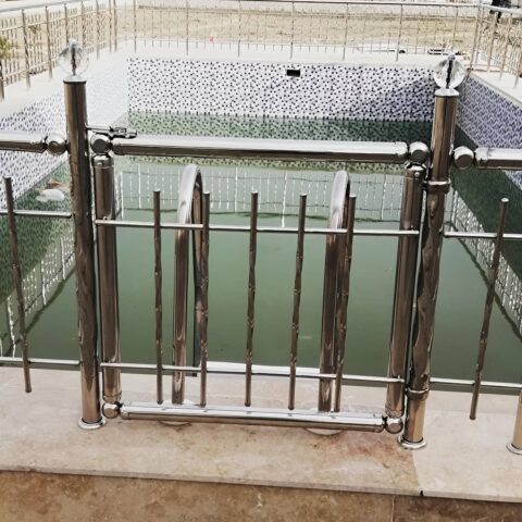 هندریل استیل دیواری با لوله صاف و پایه محکم هندریل دیواری استیل مقاوم