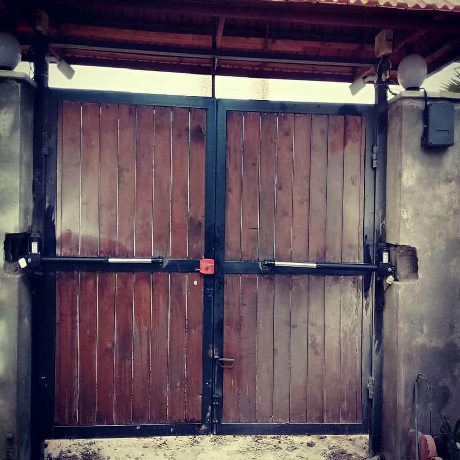 بررسی قیمت انواع جک درب برقی پارکینگ با عوامل موثر