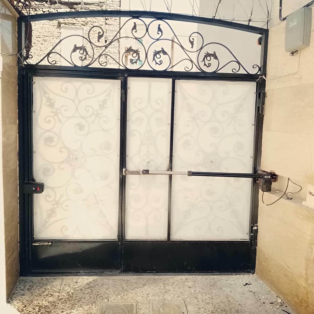 جک پارکینگی با تابلو فرمان داخل باکس محافظ جک پارکینگی با تابلو فرمان داخل باکس محافظ